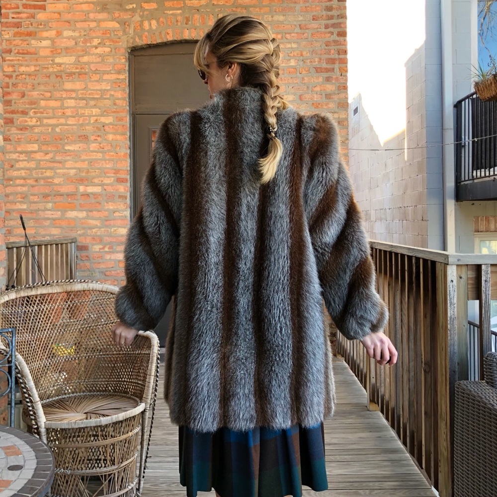 Vintage 80s Outlayers Faux Fur Coat - Picture 6 of 10